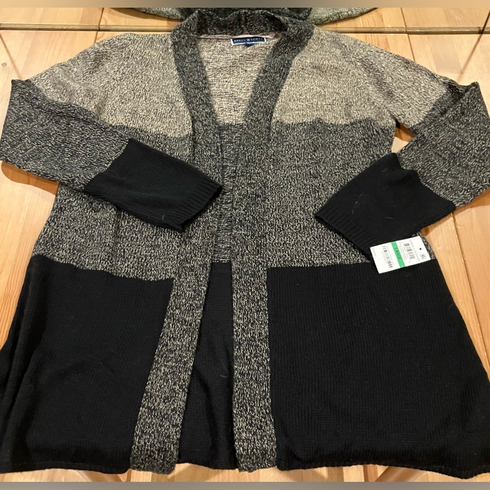 NWT Karen Scott Turbo Colorblocked Black and Gray Open Front Cardigan